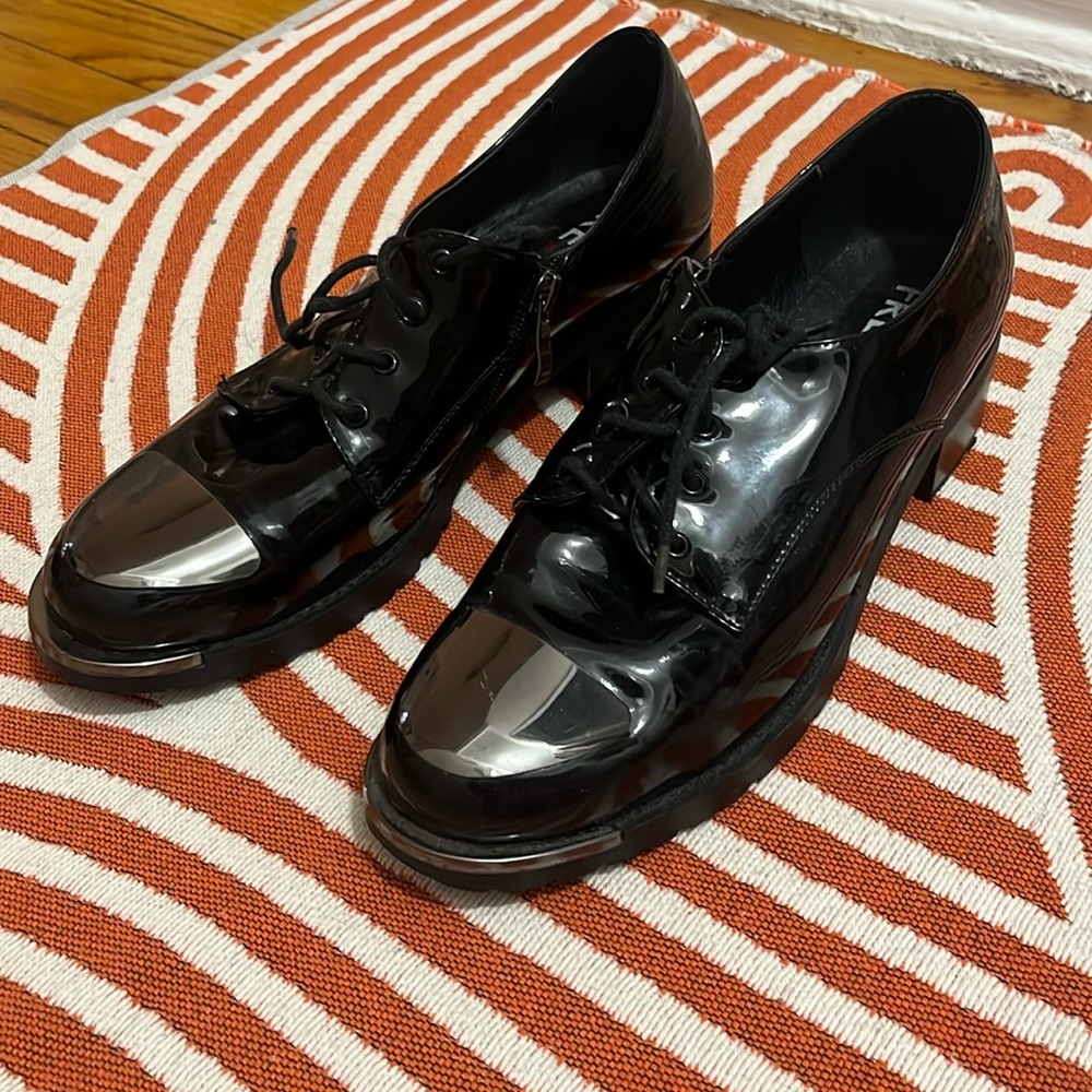 Shiny leather oxford shoes with metallic details & block heel
